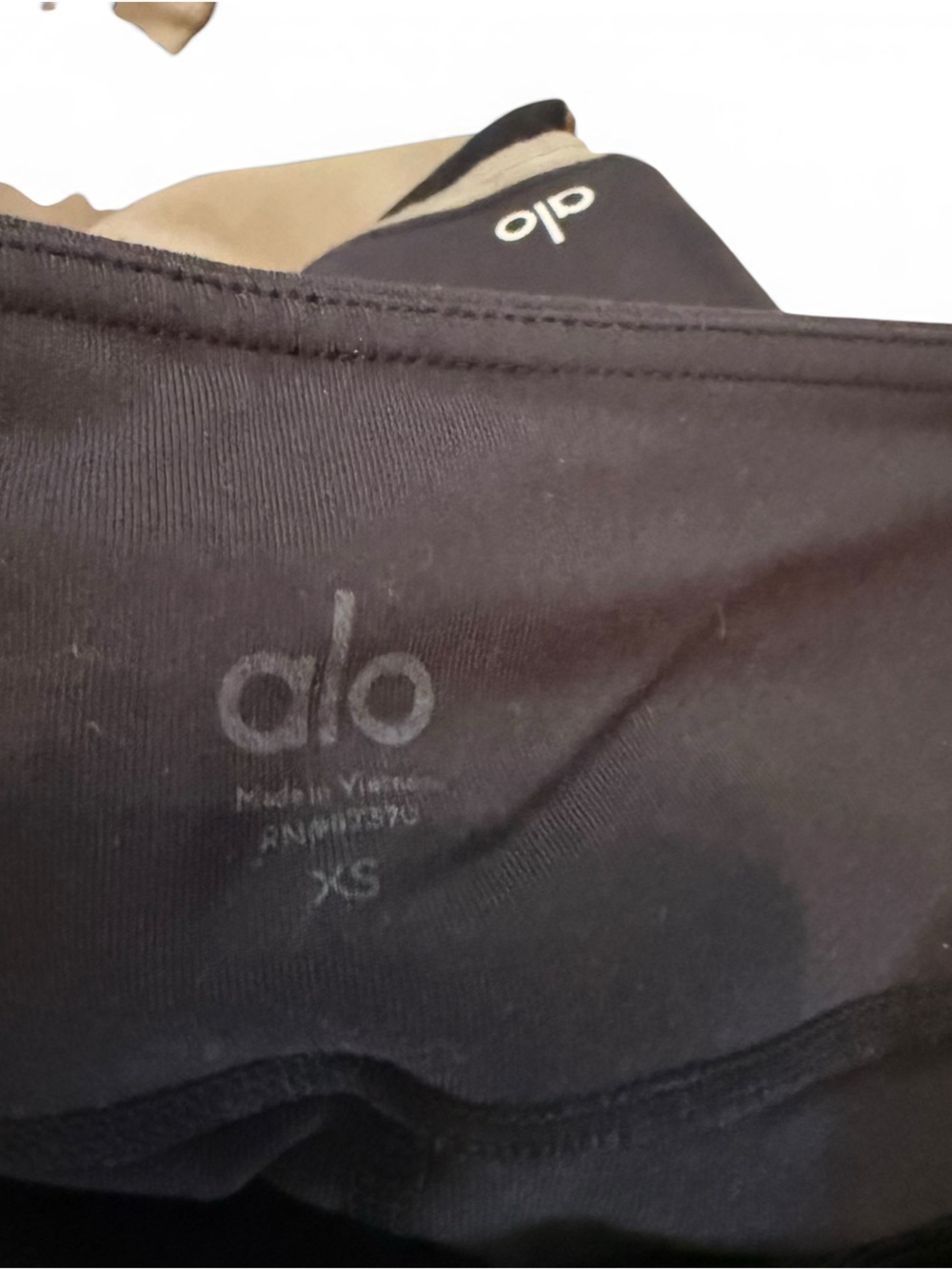 Alo Leggings Two-Tone Black and Tan - Picture 2 of 3